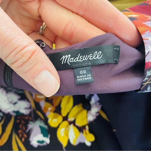 Madewell Lilyblossom Button-Front Dress in Blooming Oasis - Picture 12 of 16